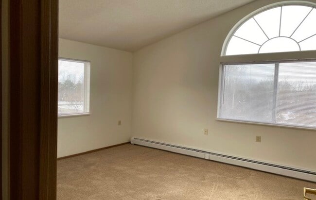 Building Photo - 2700 Marfitt Rd