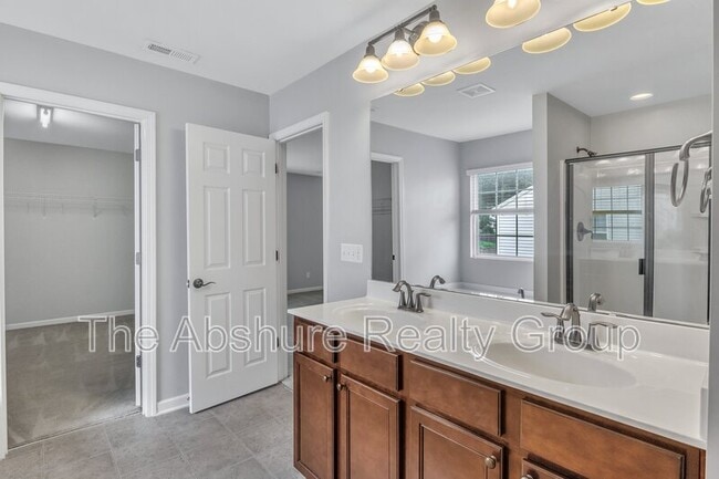 Building Photo - 3817 Althorp Drive