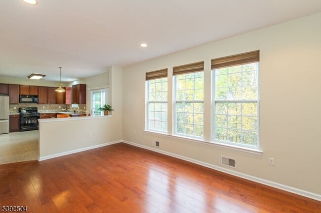 Building Photo - 36 Winding Hill Dr