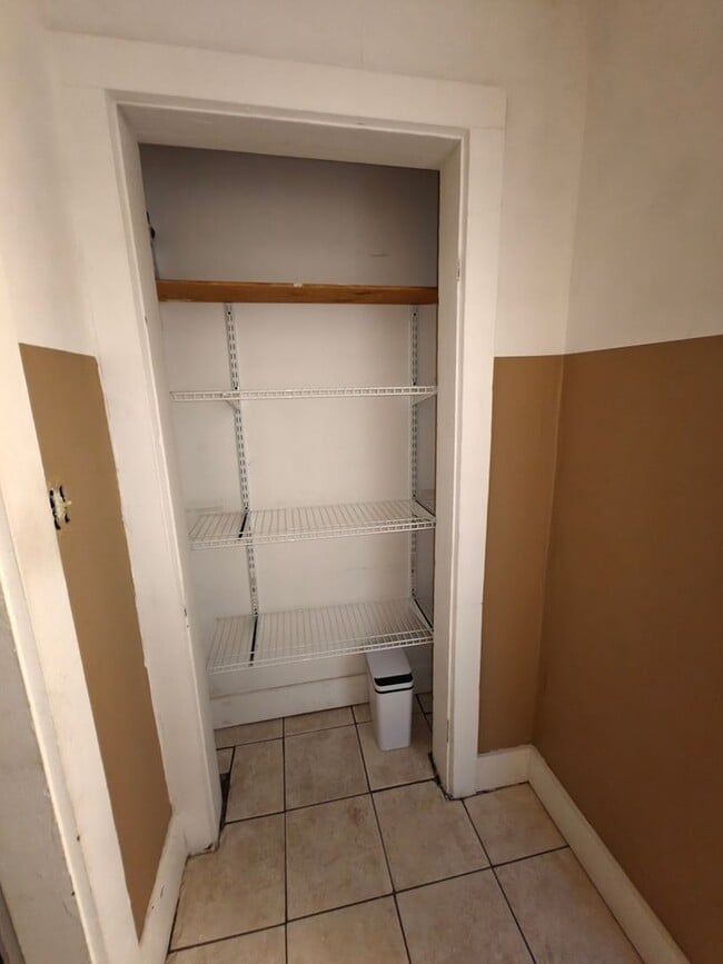 Building Photo - Charming 1BR Apartment in Owatonna