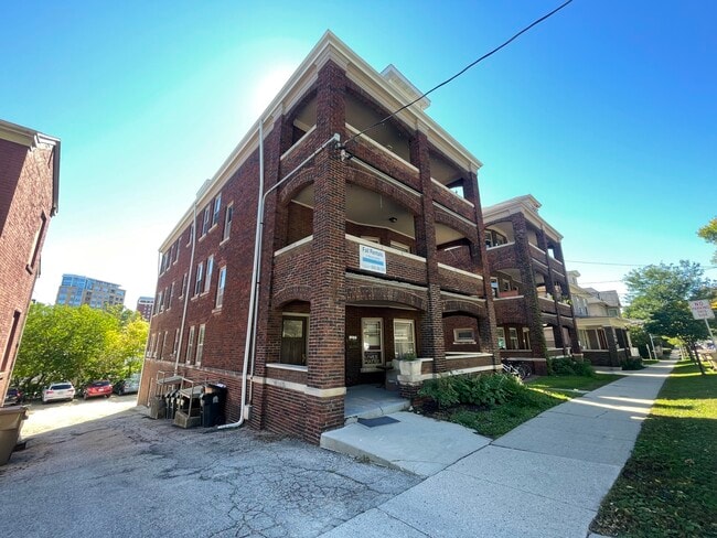 Primary Photo - 115 E Gorham St