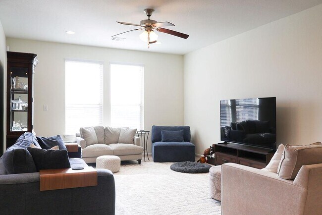 Building Photo - 13413 Larrys Ln