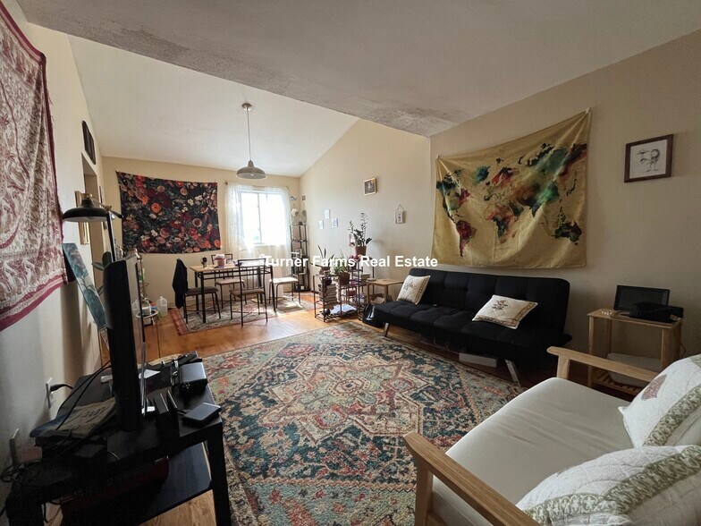 Primary Photo - 383 Dorchester Ave