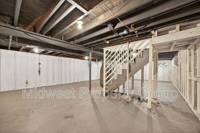 Building Photo - 813 Lynn Haven Ln