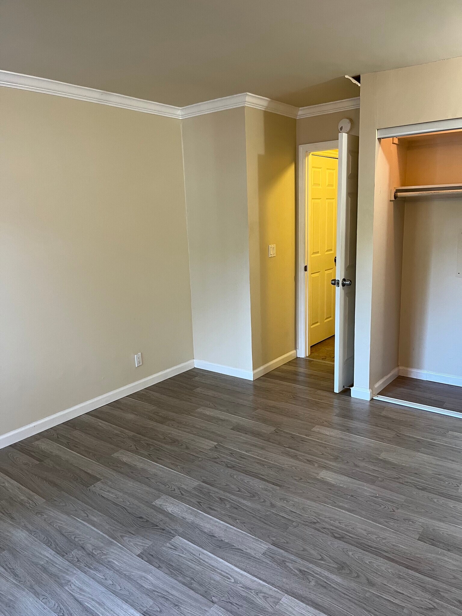 Building Photo - 4081 Clayton Rd