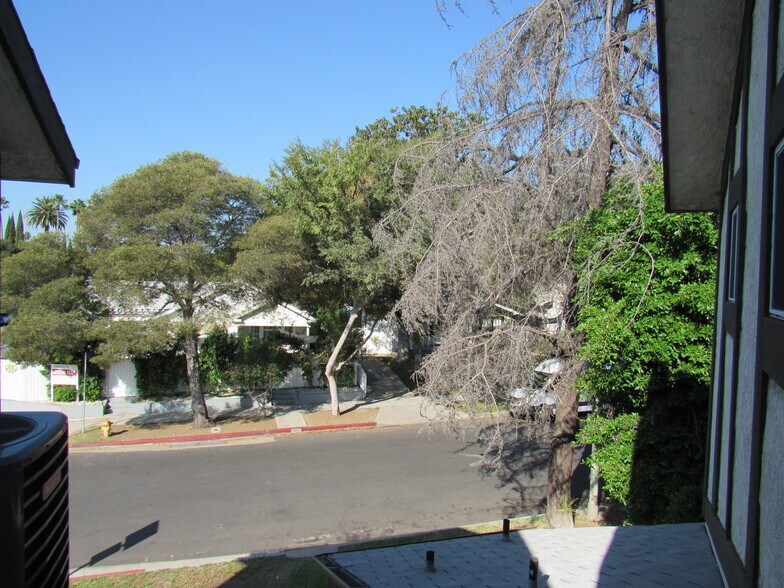 Building Photo - 7665 Fountain Ave