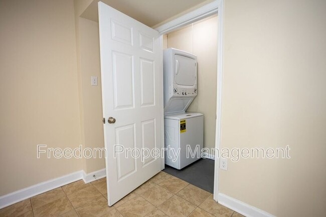 Building Photo - 10270 Cub Run Ct