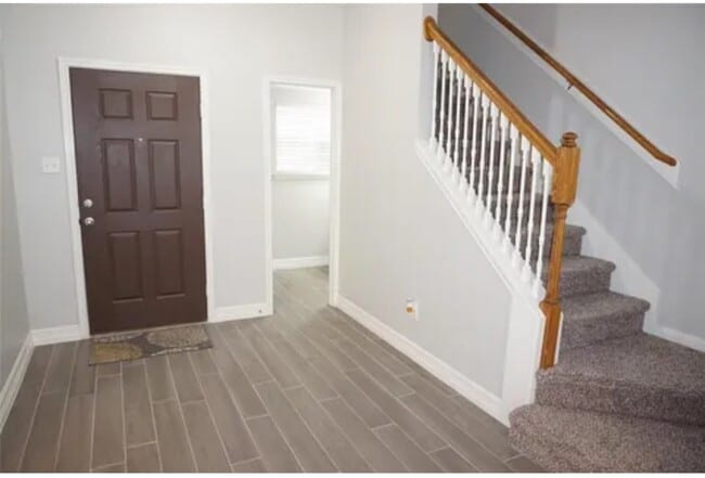 Building Photo - 16019 Summerville Lake Dr