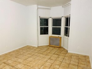 Building Photo - 121 Linden St