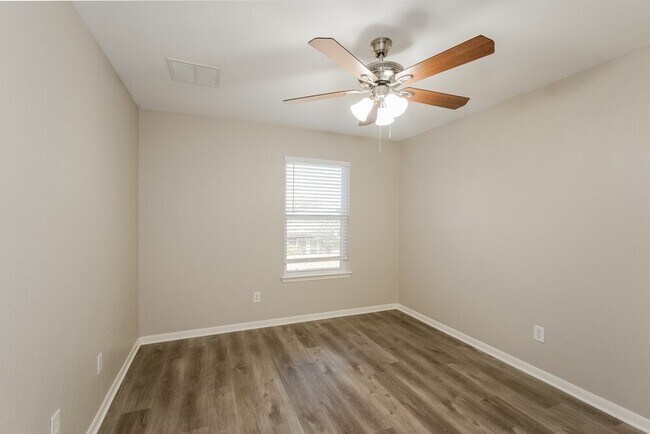 Building Photo - 8410 Tararin Ln
