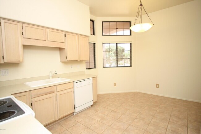 Building Photo - 1260 W Hopbush Way