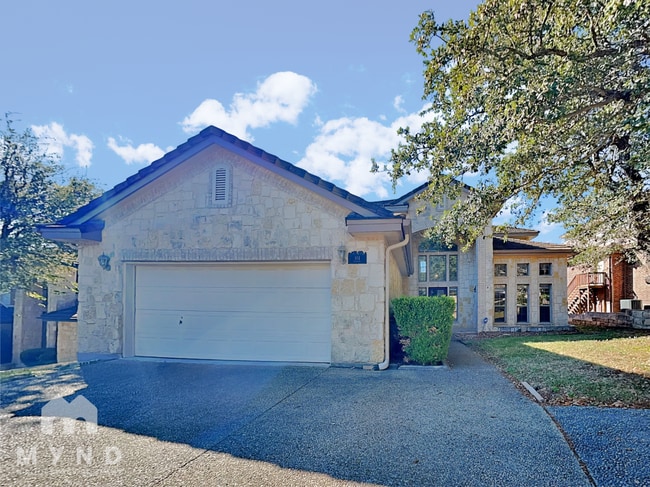 Building Photo - 914 Almadin