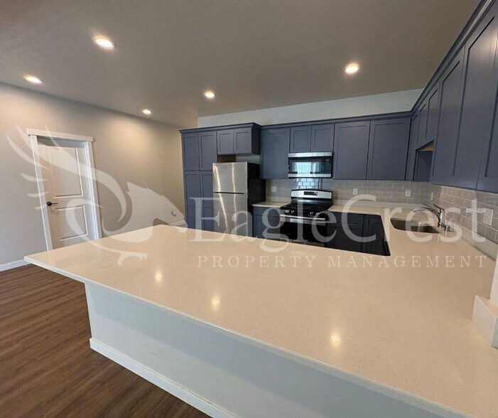 Building Photo - Herbert PL