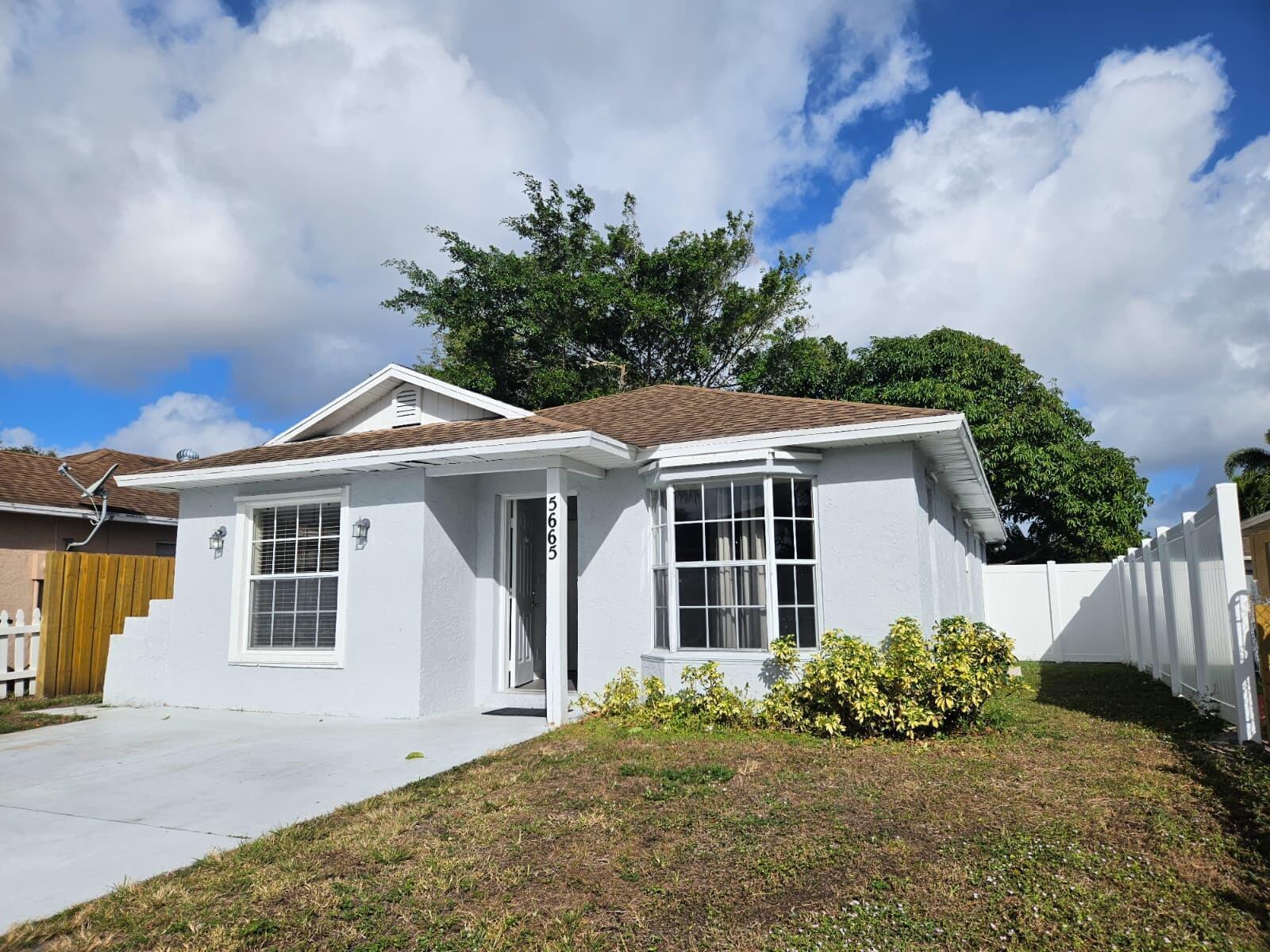 Building Photo - 5665 Boynton Cove Way