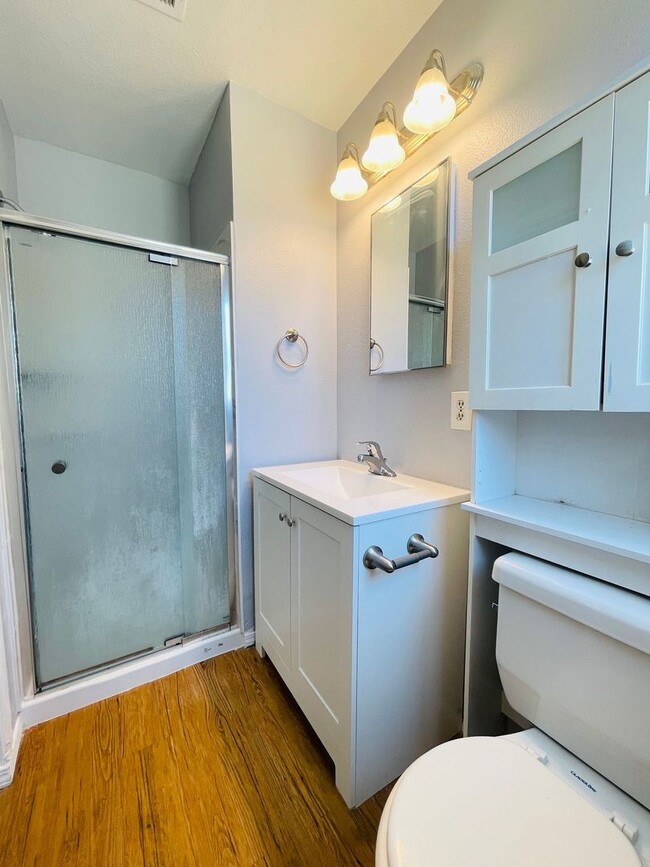 Building Photo - Thesta Treasure: Your Fresno Dream Home Aw...