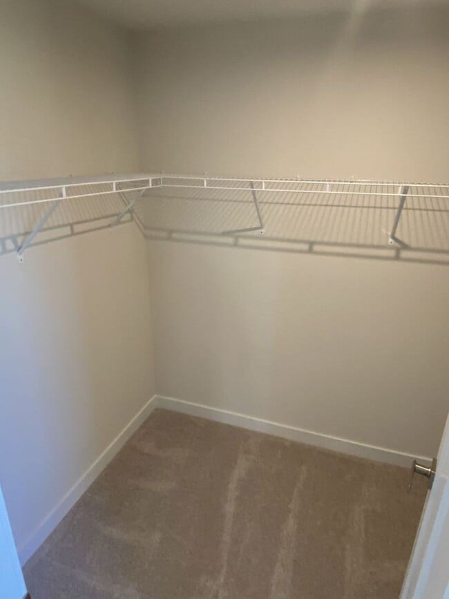 Building Photo - Great 3 Bed, 2 Story Townhome near Concord Mills