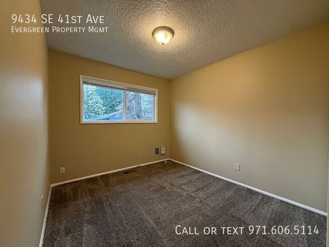 Building Photo - 9434 SE 41st Ave