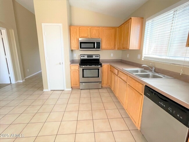 Building Photo - 6717 E Lush Vista View