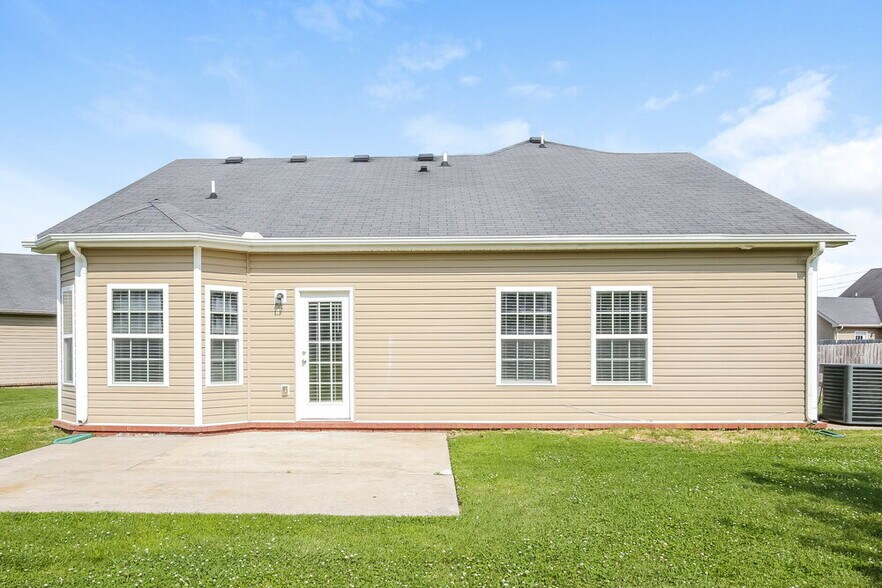 Building Photo - 3003 Aruna Ct