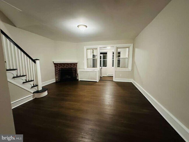 Primary Photo - 65 E Montana St