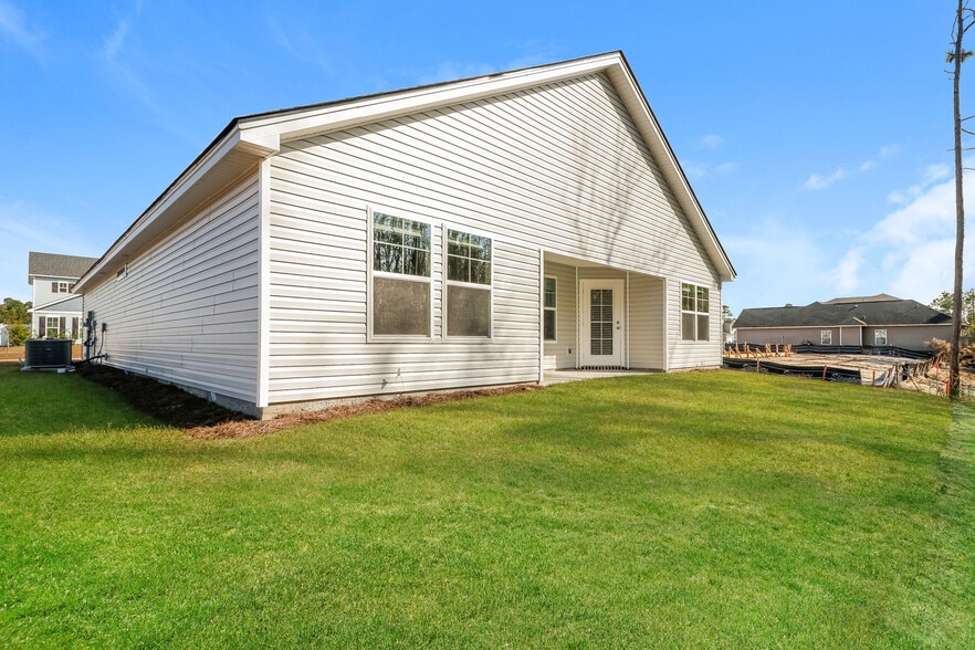 Building Photo - 1127 Autumns Wood Cir E