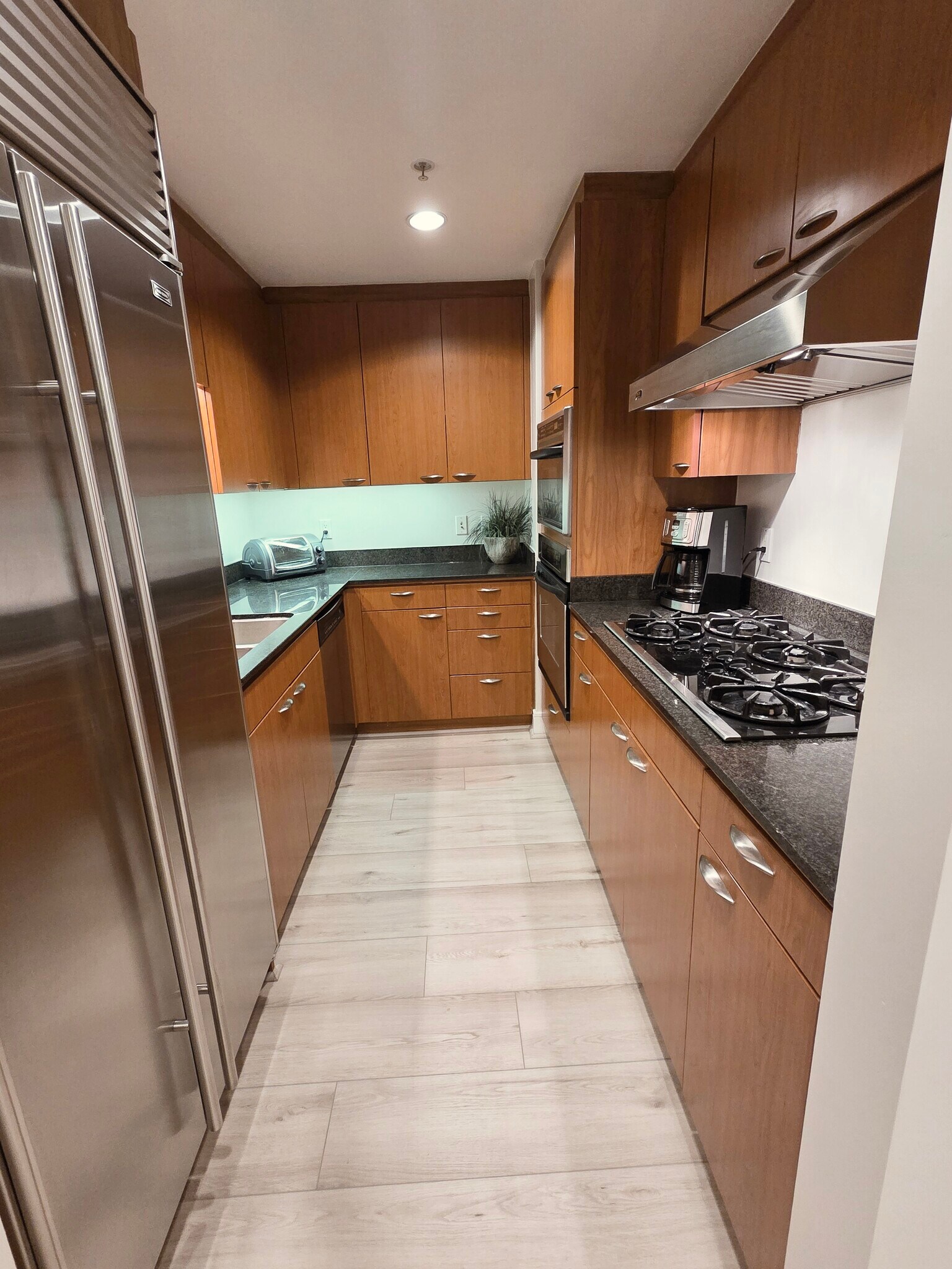 Building Photo - 645 Front St