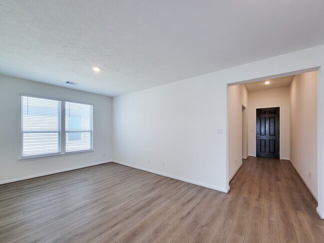 Building Photo - 2815 Lyra Ct