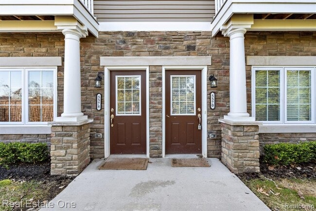 Building Photo - 5570 Arbor Chase Dr