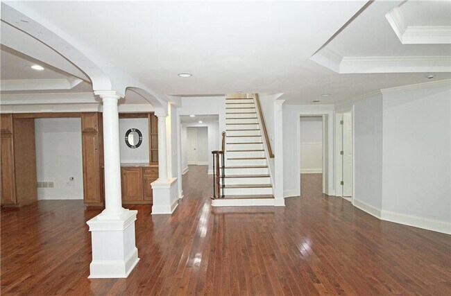 Building Photo - 7775 Tintern Trce