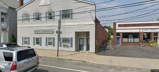 Building Photo - 31-33 Railroad St