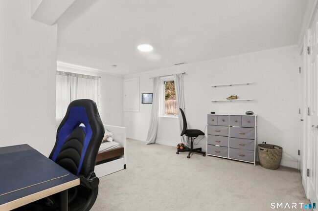 Building Photo - 6 Meadowbank Rd