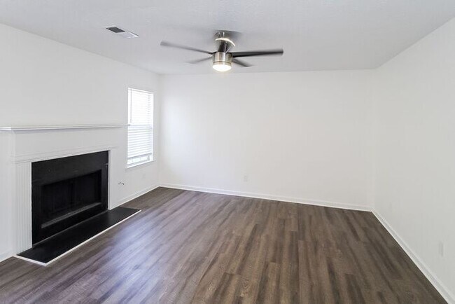 Building Photo - 5786 Wellborn Creek Dr