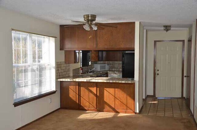 Building Photo - West-side Norman Home
