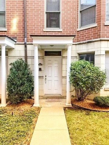 Building Photo - 5127 N Damen Ave