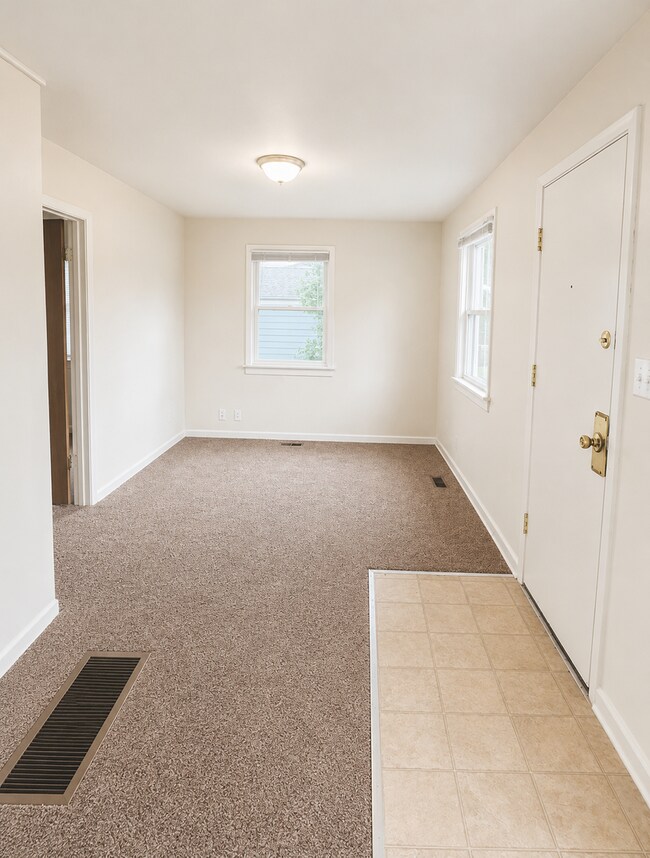 Building Photo - ***Coming Soon April 30, 2026***Rare Gonzaga-area 1-bed with yard, garage, and bonus space.