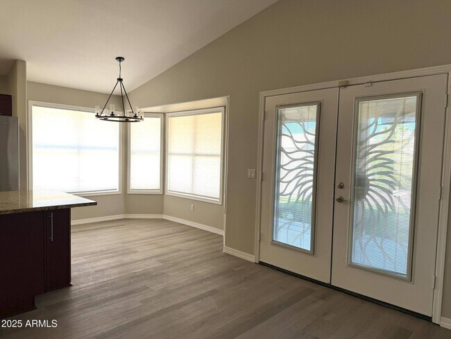 Building Photo - 1030 S Brentwood Ct