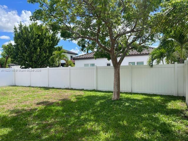 Building Photo - 9050 SW 170th Ct