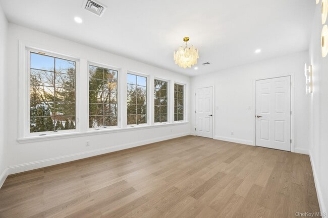 Building Photo - 2 Wynmor Rd