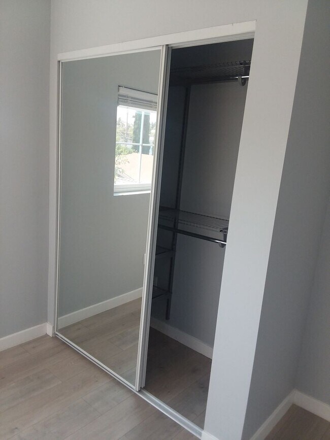 Building Photo - Estara Ave