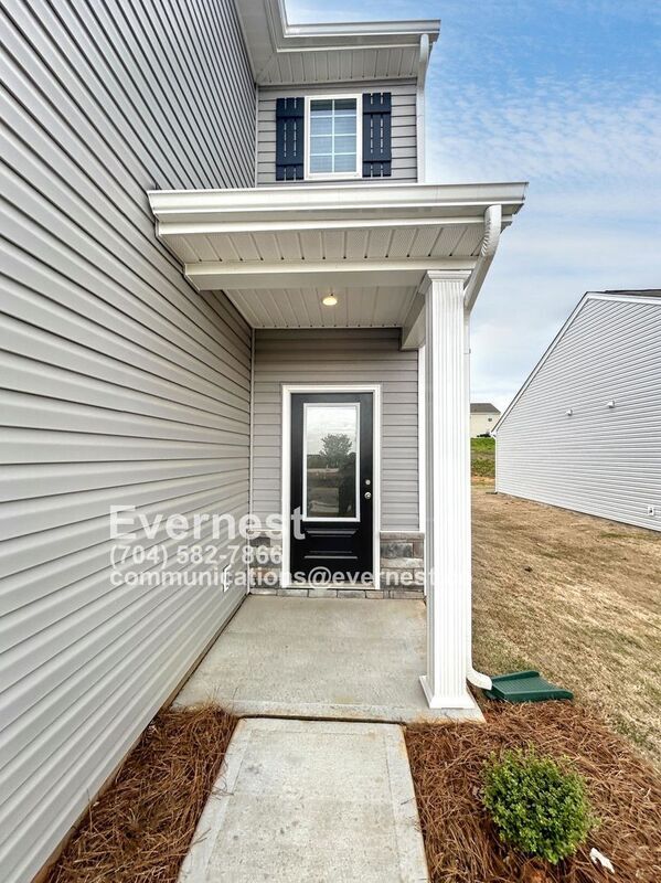 Building Photo - 114 Lightning Dr