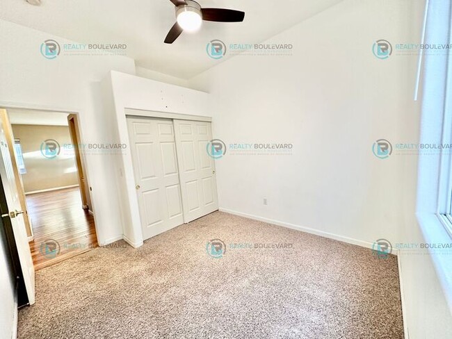 Building Photo - Half-Month Free Rent! Charming 3-Bedroom H...