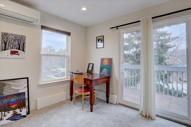 Building Photo - Stunning Remodeled Townhome in North Boulder