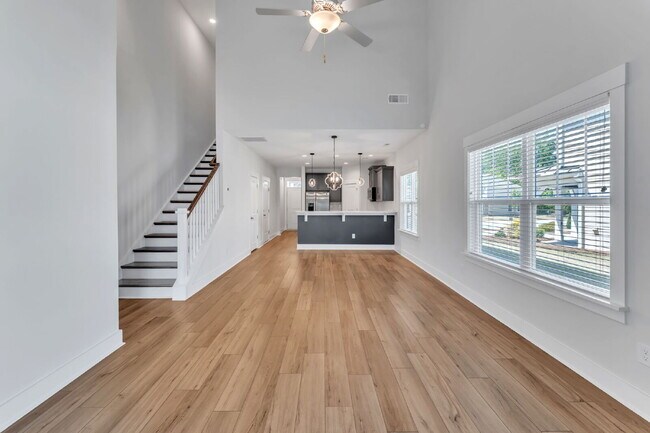 Building Photo - Elegant 3 Bed / 2.5 Bath Luxury Townhome + Bonus Room in Indigo Pointe with Main-Level Primary Su...