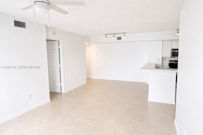Building Photo - 2600 S University Dr