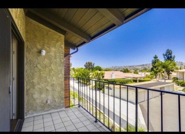 Living room view - 1941 Alga Rd