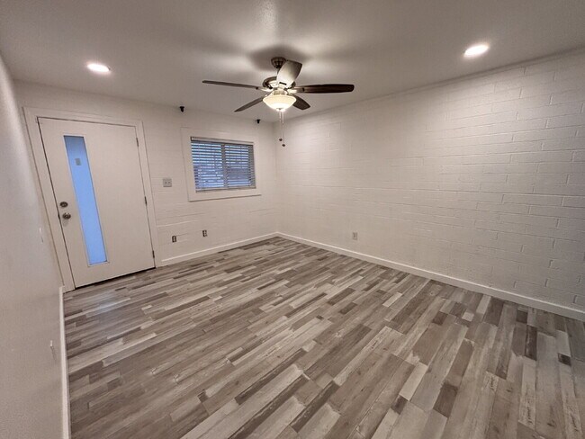 Building Photo - Available Now! One Bedroom Near Old Town S...