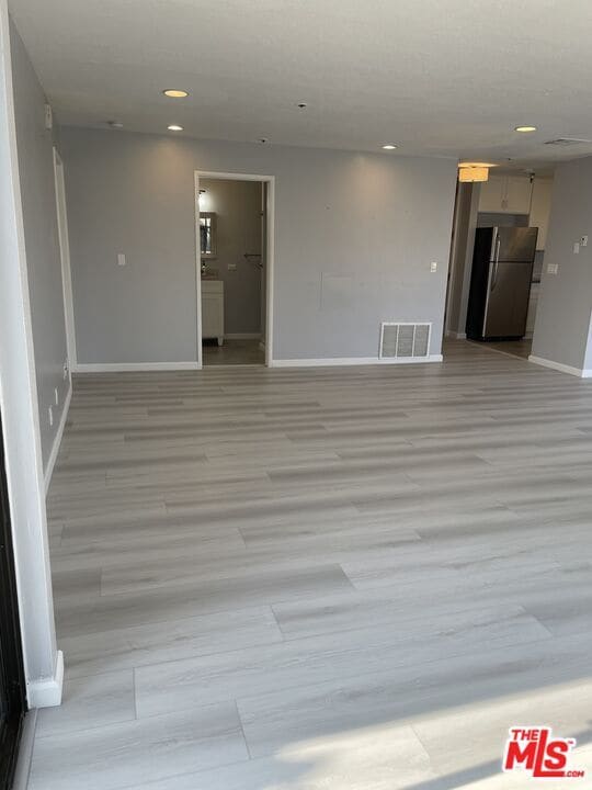 Building Photo - 121 S Hope St