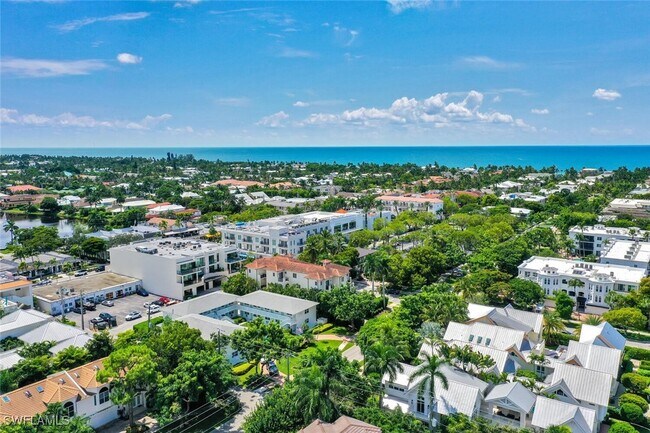 Building Photo - 546 4th Ave S