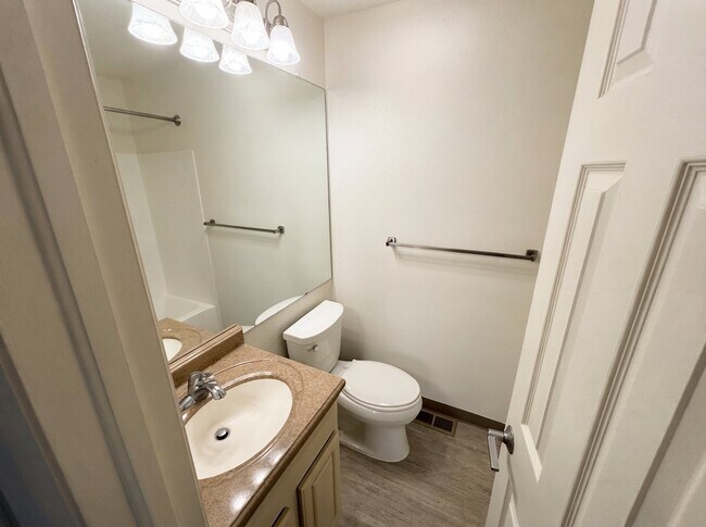 Building Photo - 650 Walden Cir
