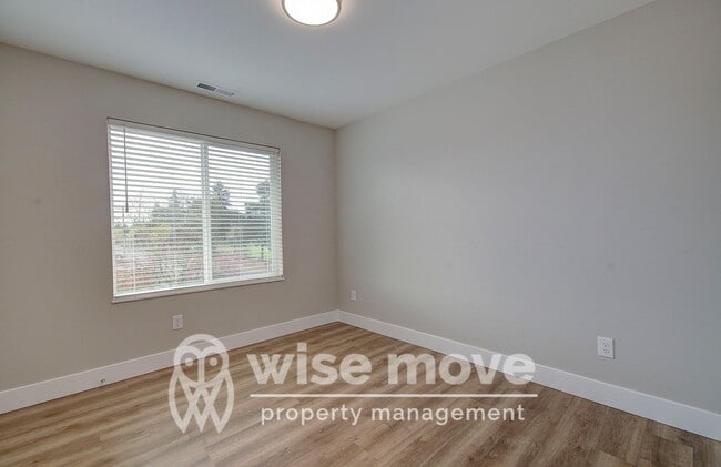 Building Photo - Garrison Square 3 bedroom- Brand New!